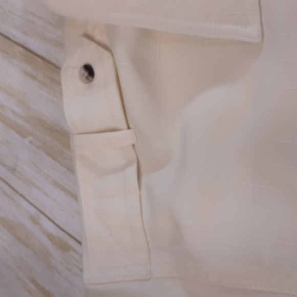 John Blair Men's Button Up Shirt Size XL Cream Colored - Picture 15 of 15